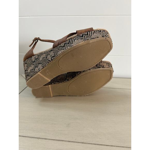 Maurices Faux Leather Wedge Sandals Size 9 Boho Design Brown Black - Picture 5 of 8